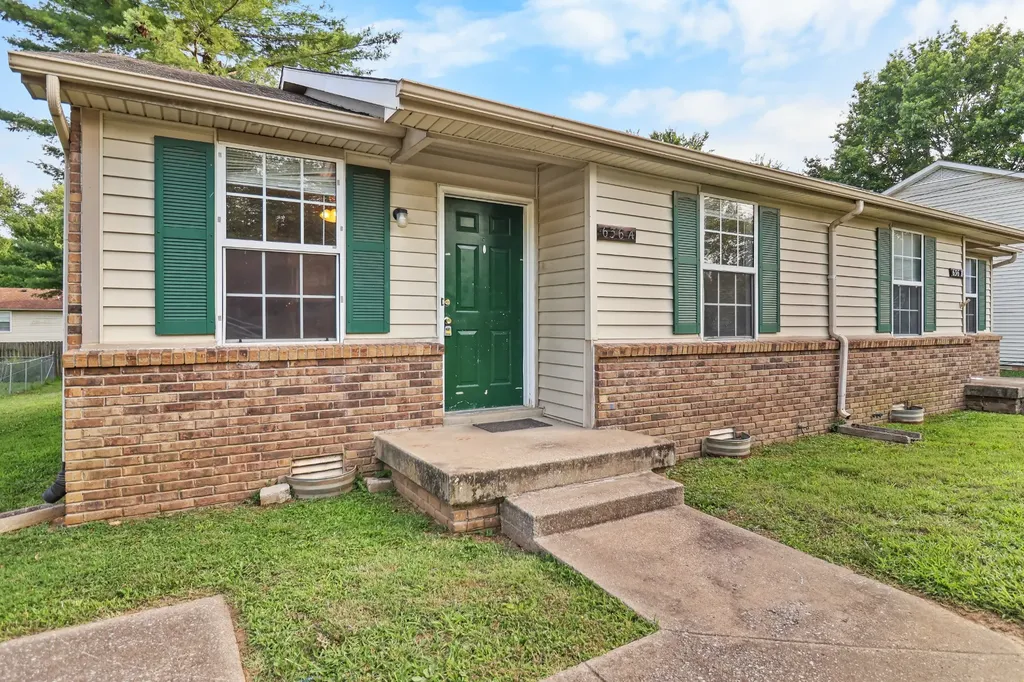 636 R S Bradley Boulevard Clarksville TN 37042