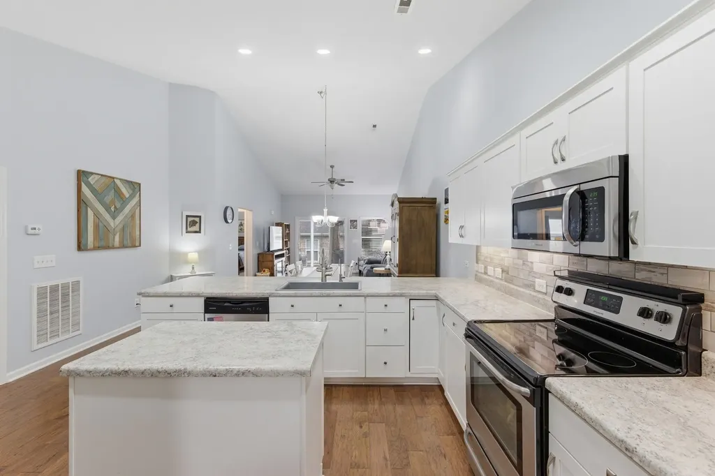 395 Devon Chase Hill Gallatin TN 37066
