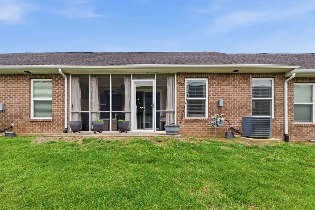 395 Devon Chase Hill Gallatin TN 37066