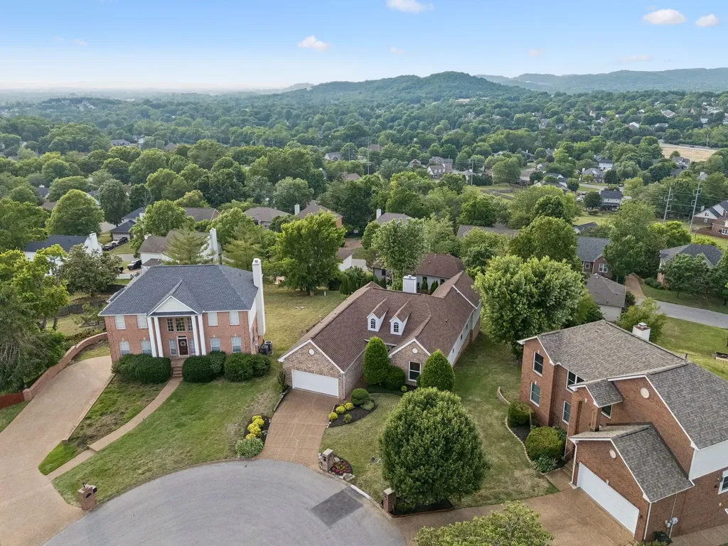 1024 N Clubhouse Court Franklin TN 37067