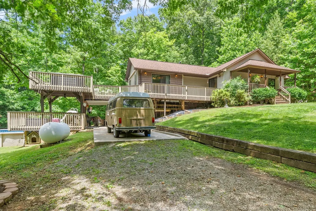 1844 Hogue Road Clarksville TN 37040