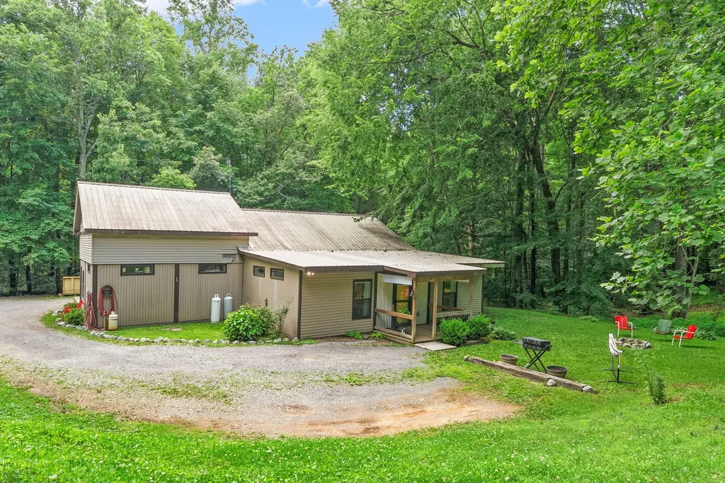 1844 Hogue Road Clarksville TN 37040