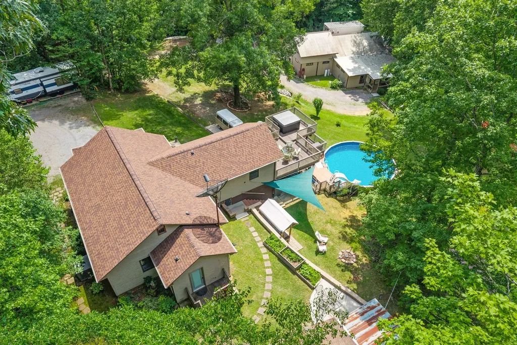 1844 Hogue Road Clarksville TN 37040