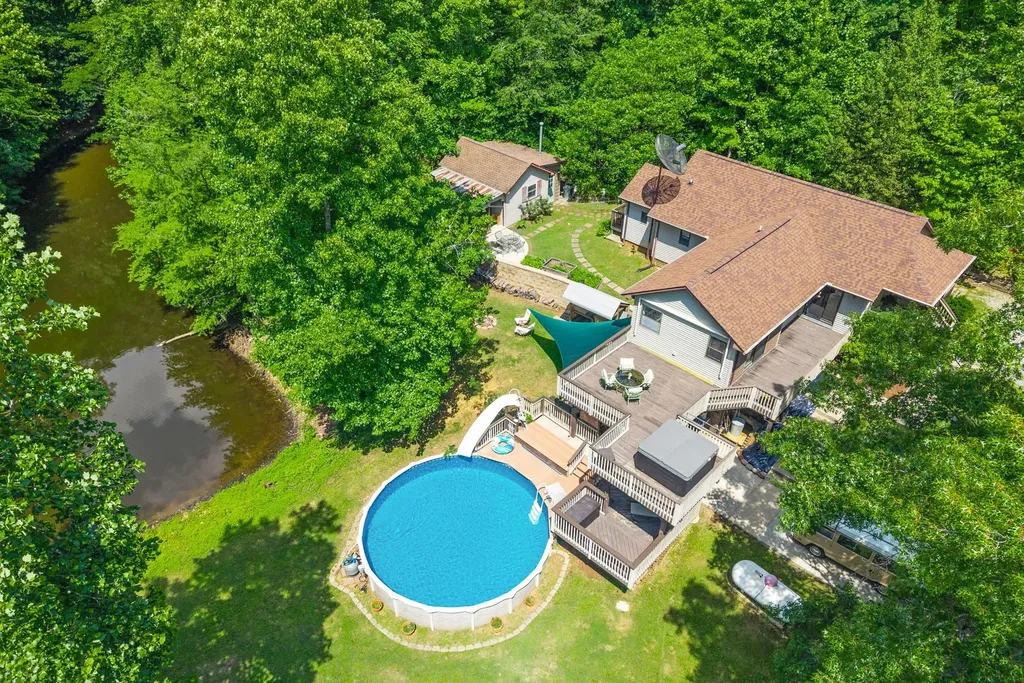 1844 Hogue Road Clarksville TN 37040