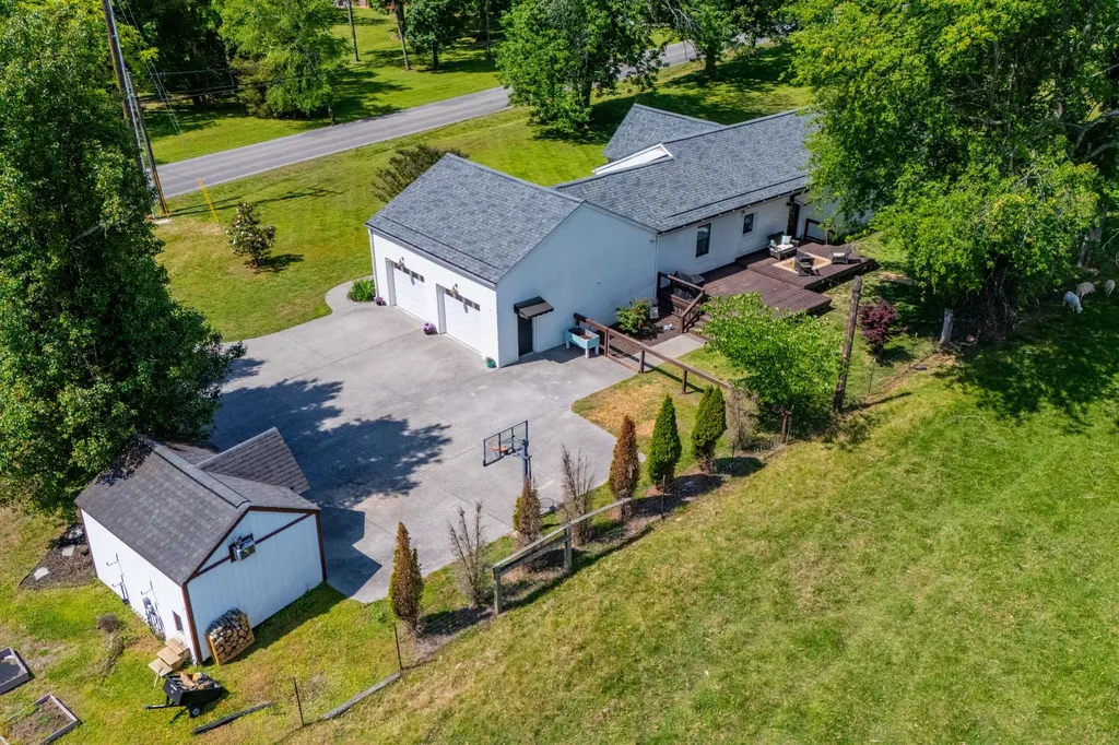 209 Academy Road Lebanon TN 37087