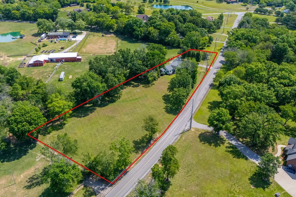 209 Academy Road Lebanon TN 37087