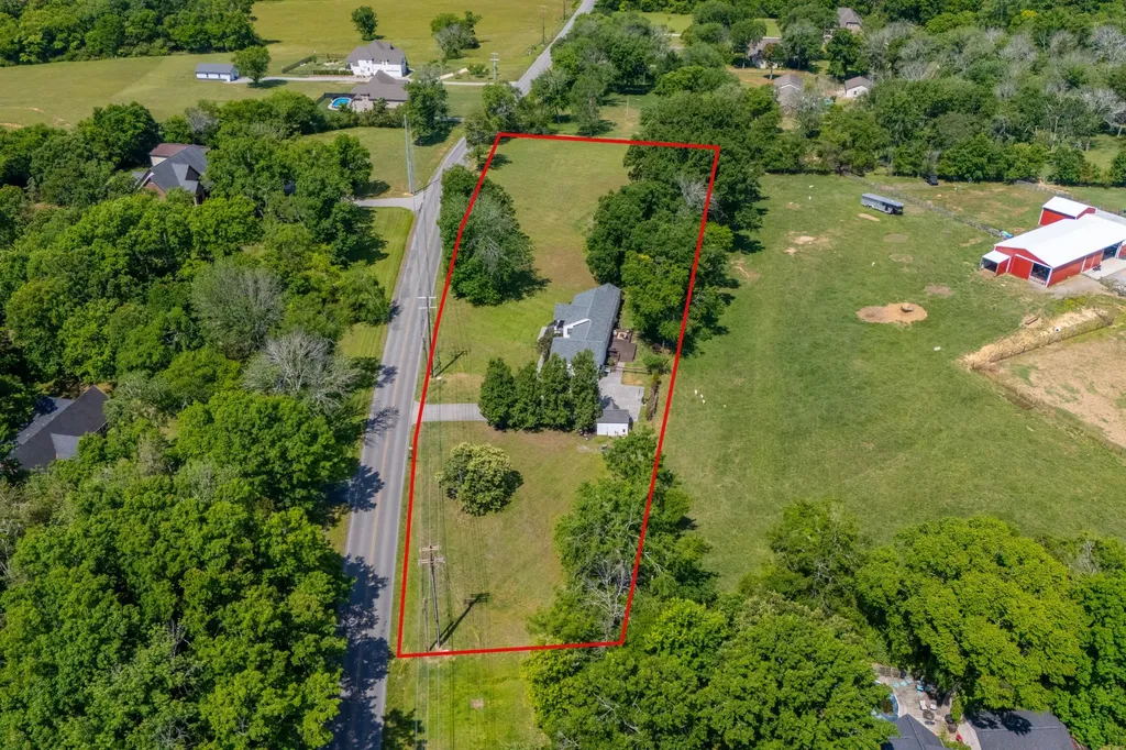 209 Academy Road Lebanon TN 37087