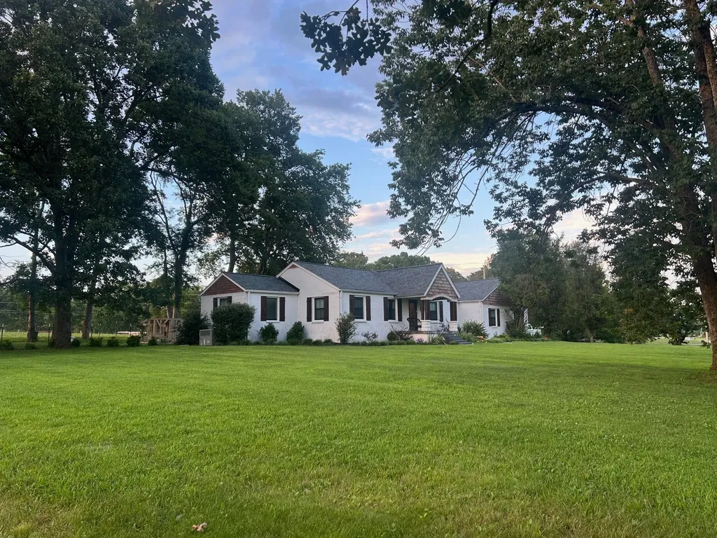 209 Academy Road Lebanon TN 37087
