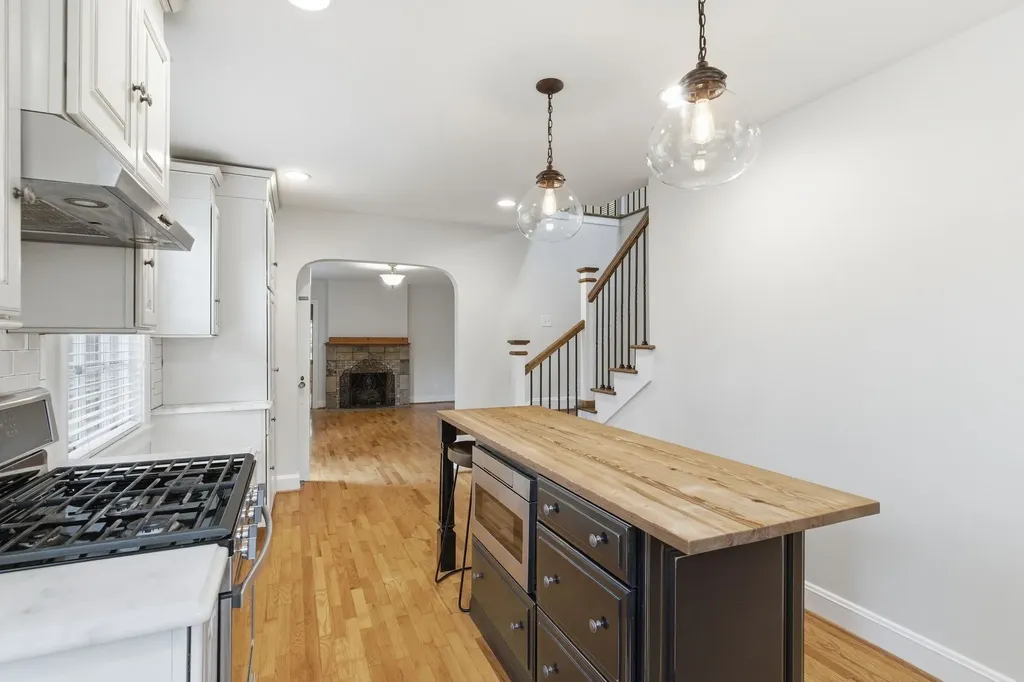 1306 Riverwood Drive Nashville TN 37216