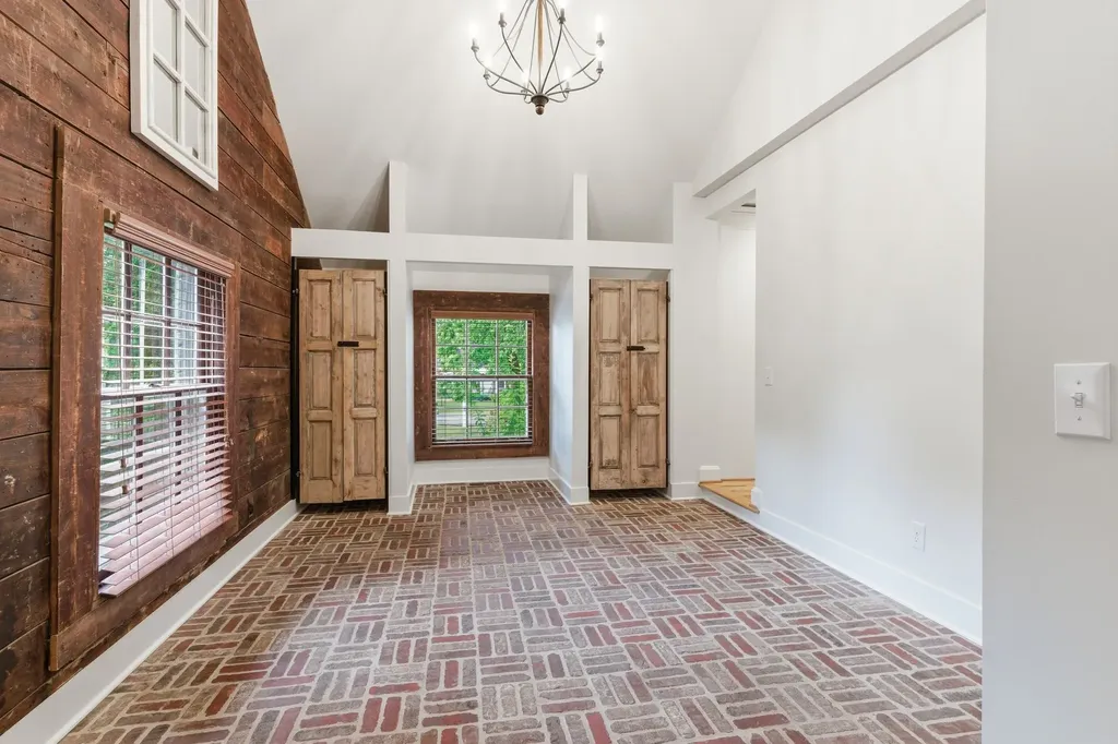 1306 Riverwood Drive Nashville TN 37216