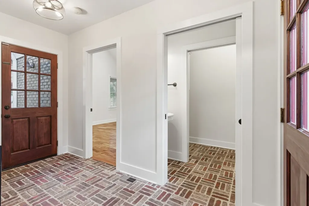 1306 Riverwood Drive Nashville TN 37216