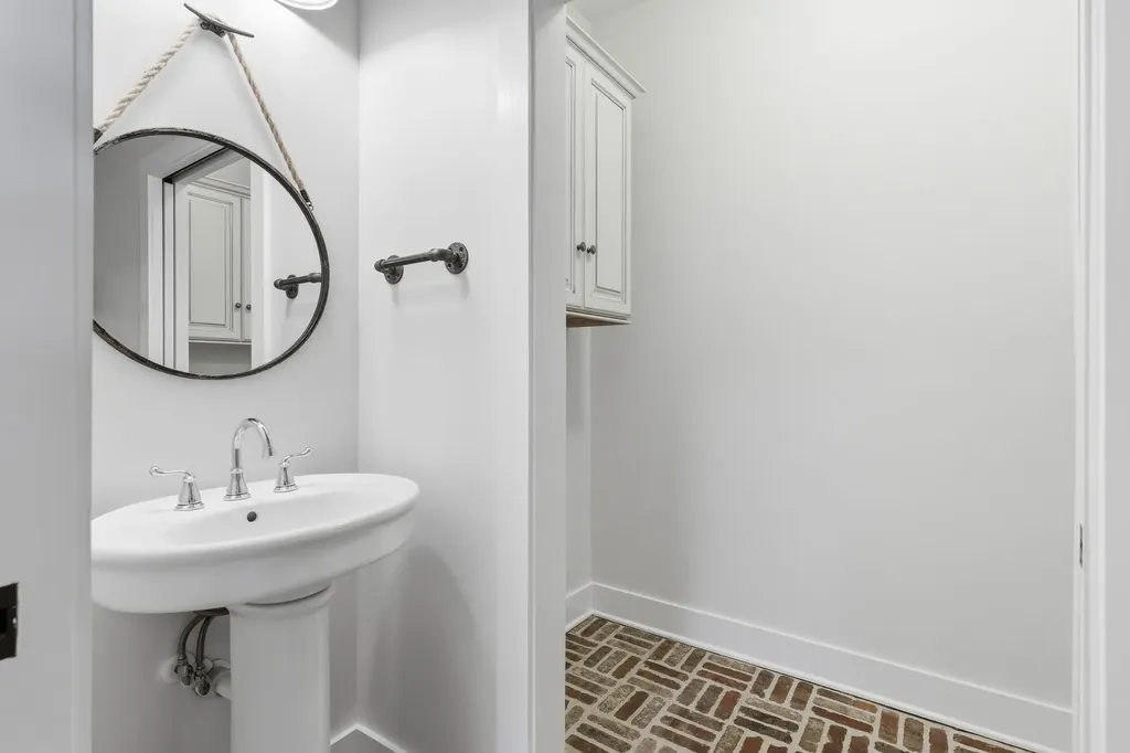 1306 Riverwood Drive Nashville TN 37216
