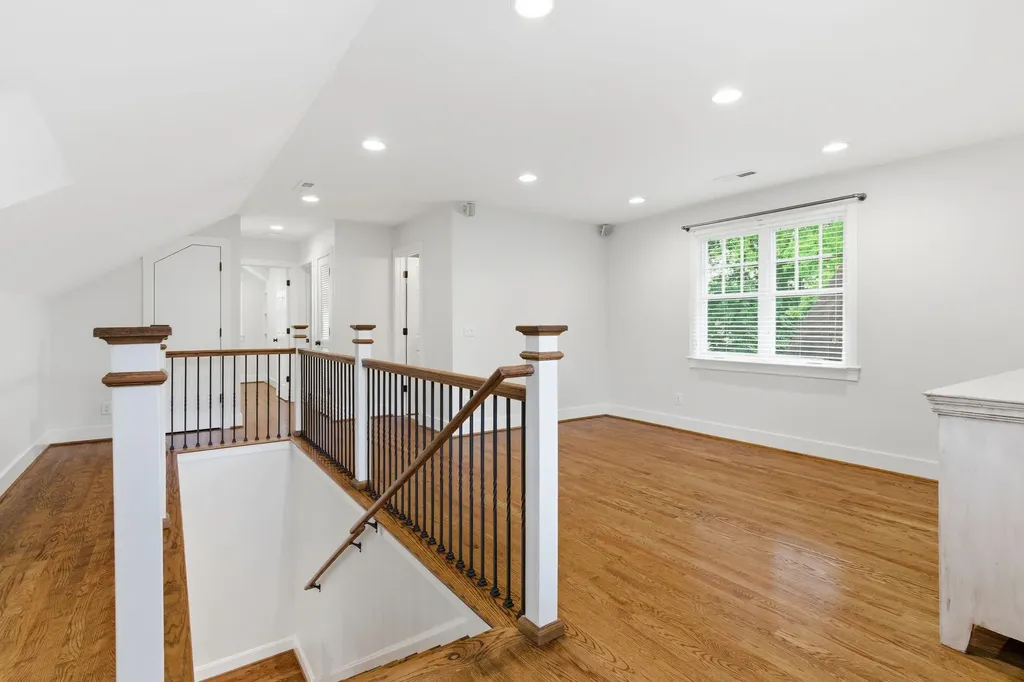 1306 Riverwood Drive Nashville TN 37216
