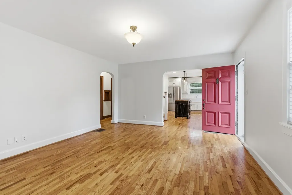 1306 Riverwood Drive Nashville TN 37216