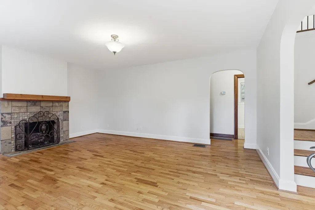 1306 Riverwood Drive Nashville TN 37216
