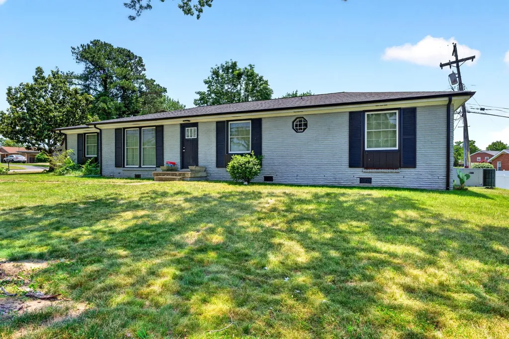 230 Alfred Drive Clarksville TN 37043