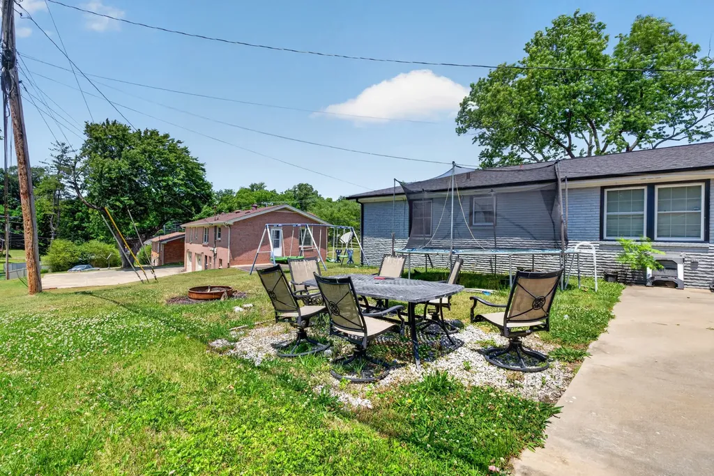 230 Alfred Drive Clarksville TN 37043