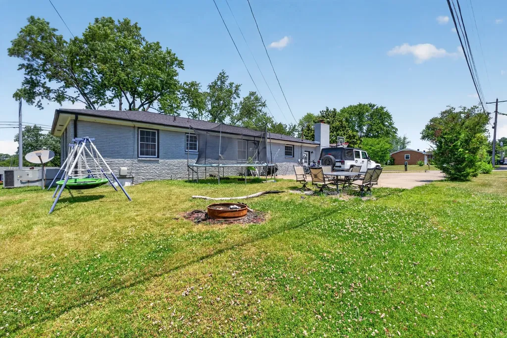 230 Alfred Drive Clarksville TN 37043