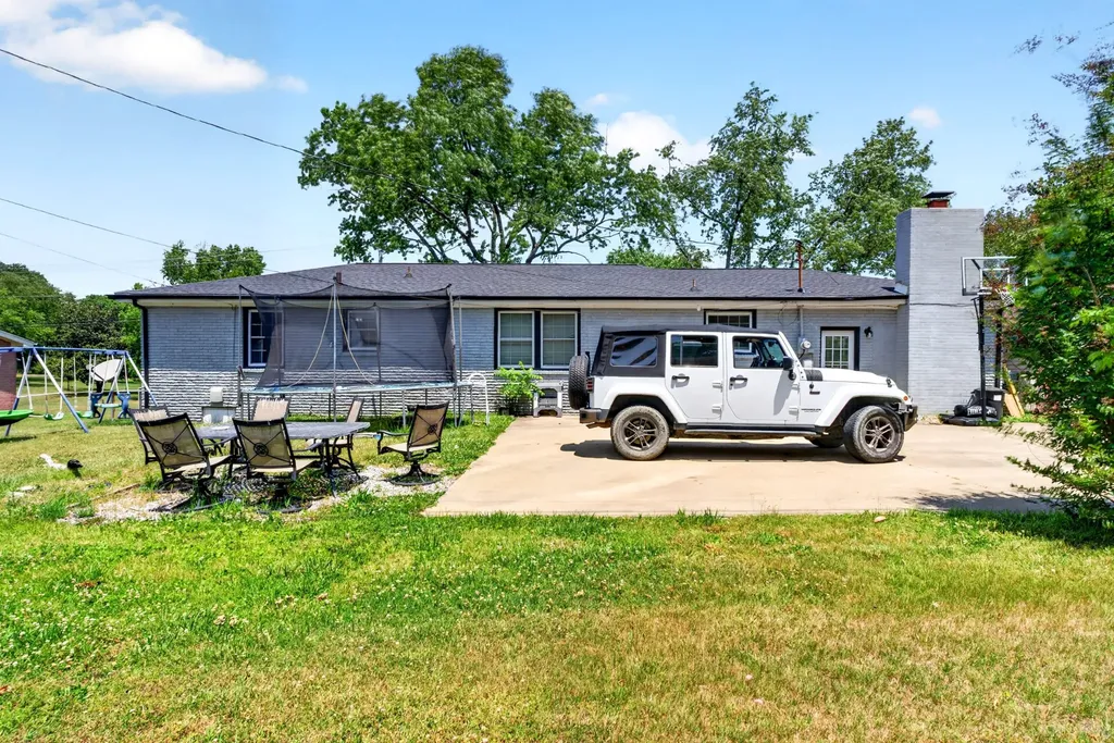 230 Alfred Drive Clarksville TN 37043