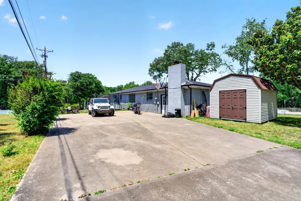 230 Alfred Drive Clarksville TN 37043
