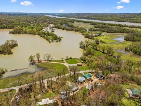 11460 Crooked Creek Road Lobelville TN 37097