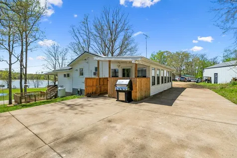 11460 Crooked Creek Road Lobelville TN 37097