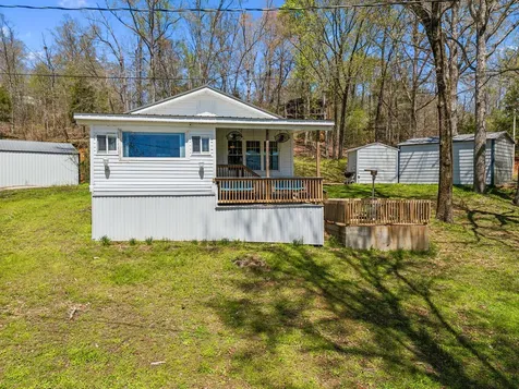 11460 Crooked Creek Road Lobelville TN 37097