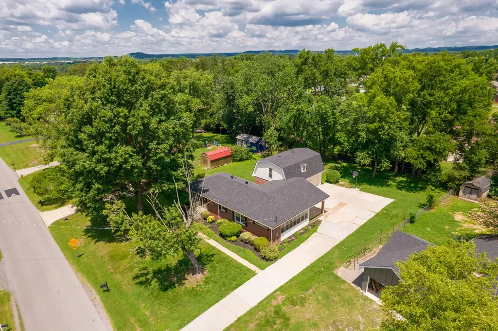 Gallatin TN, 1117 Peninsula Drive
