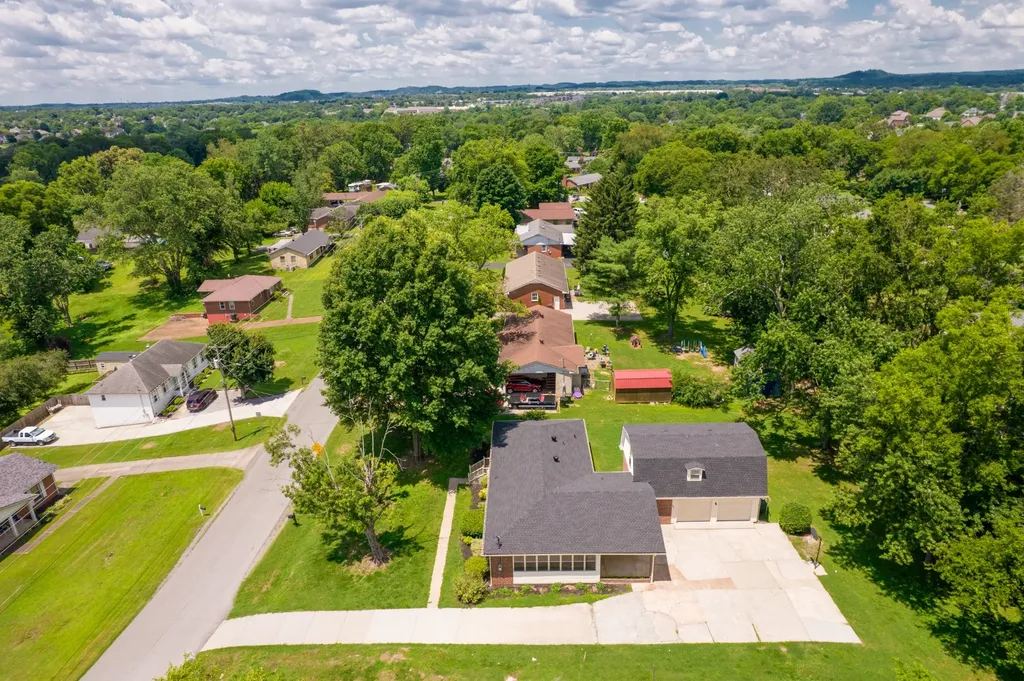 1117 Peninsula Drive Gallatin TN 37066