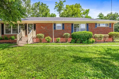 1117 Peninsula Drive Gallatin TN 37066