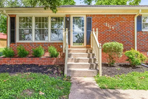 1117 Peninsula Drive Gallatin TN 37066