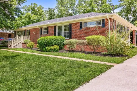 1117 Peninsula Drive Gallatin TN 37066