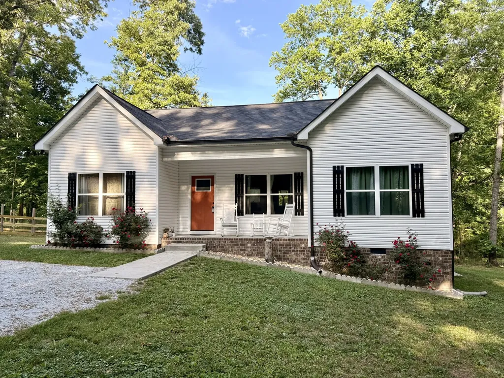 1021 Woodmont Drive Dickson TN 37055