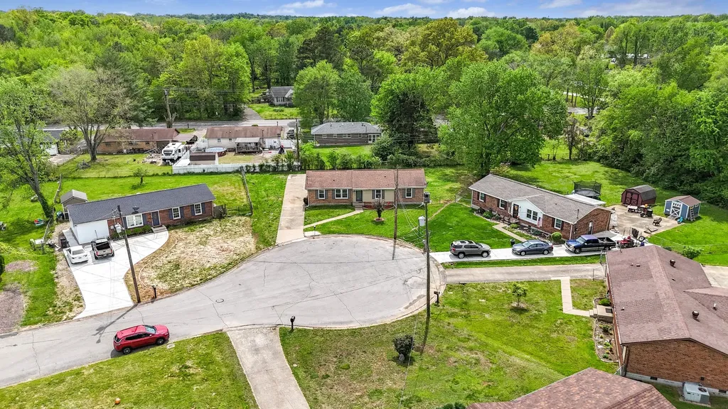 106 Winston Court Clarksville TN 37042