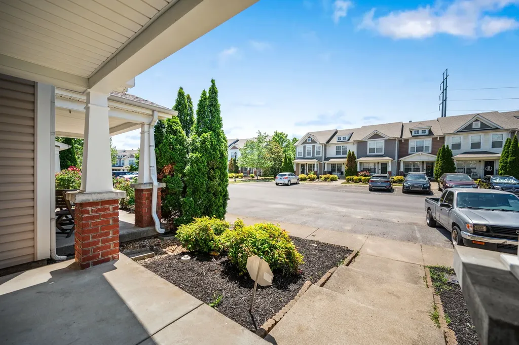 520 Bradburn Village Circle Antioch TN 37013