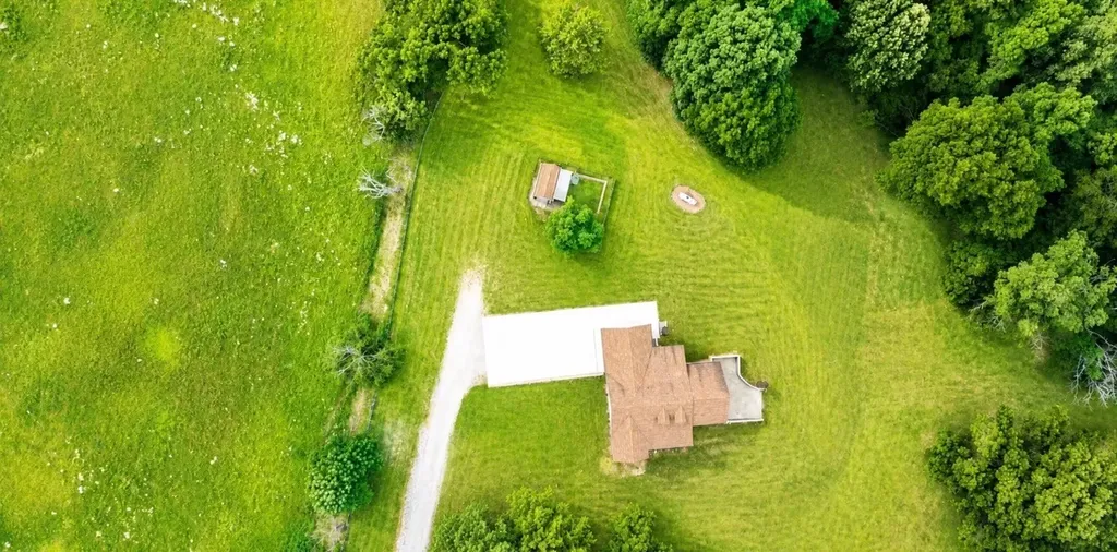 643 Bear Creek Valley Road Bon Aqua TN 37025
