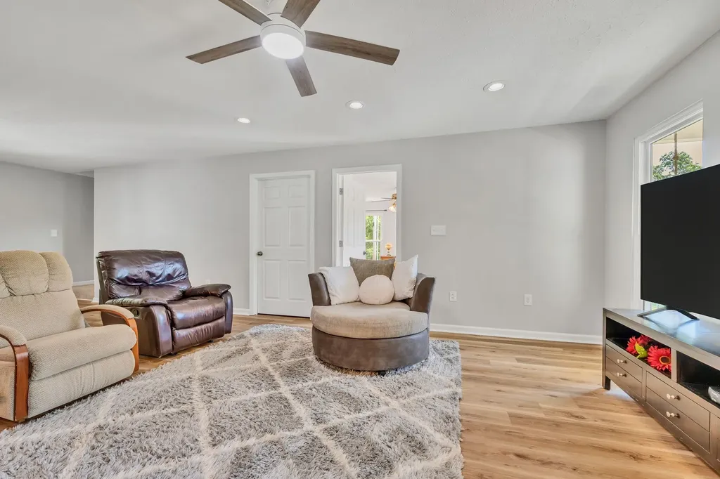 643 Bear Creek Valley Road Bon Aqua TN 37025