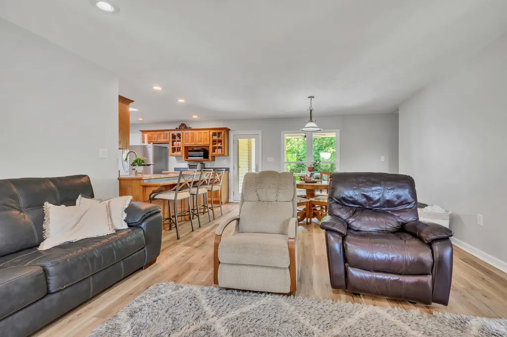 643 Bear Creek Valley Road Bon Aqua TN 37025