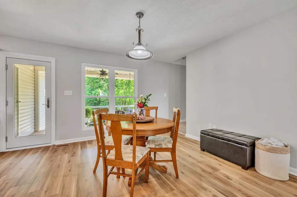 643 Bear Creek Valley Road Bon Aqua TN 37025