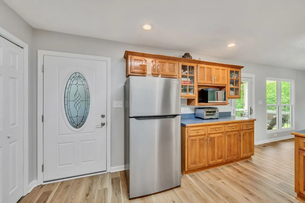 643 Bear Creek Valley Road Bon Aqua TN 37025