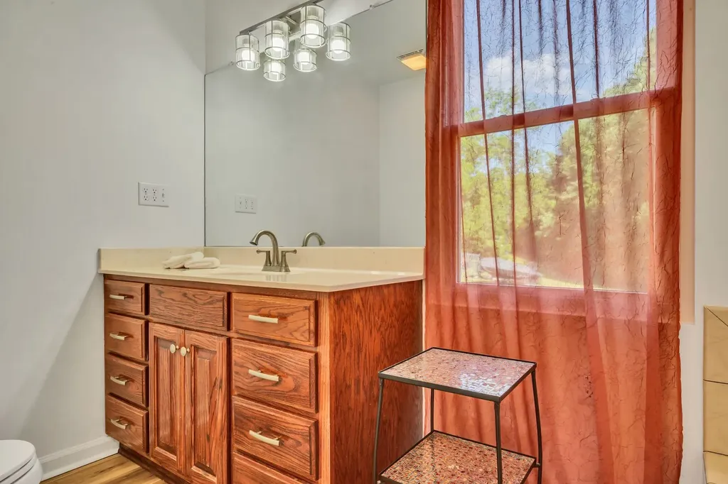 643 Bear Creek Valley Road Bon Aqua TN 37025