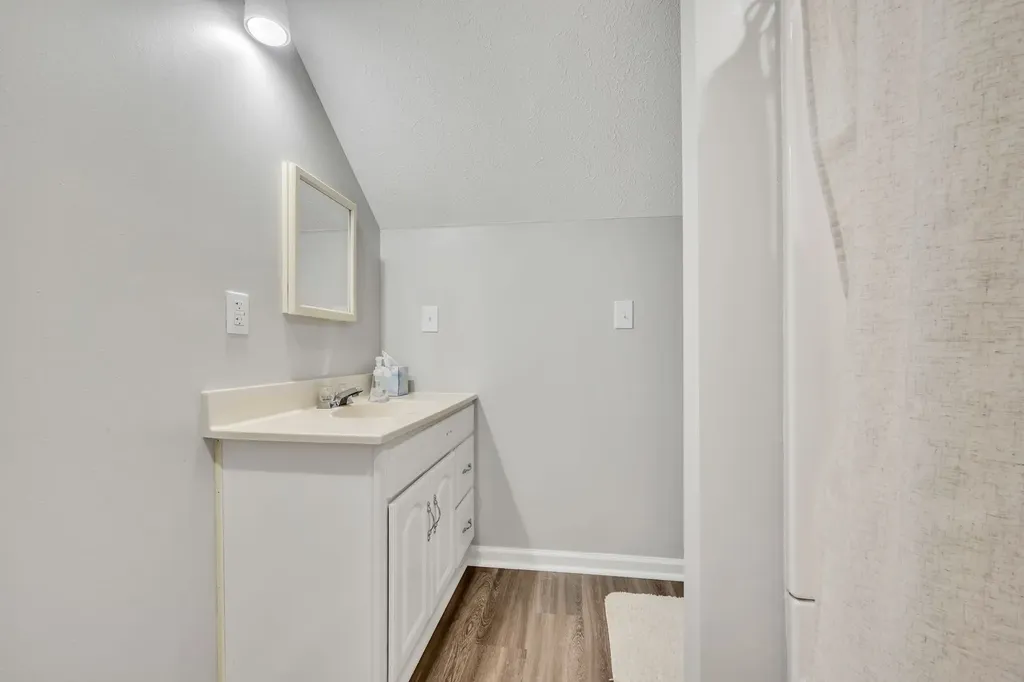 643 Bear Creek Valley Road Bon Aqua TN 37025