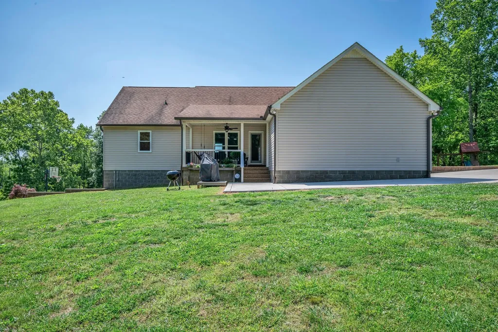 643 Bear Creek Valley Road Bon Aqua TN 37025