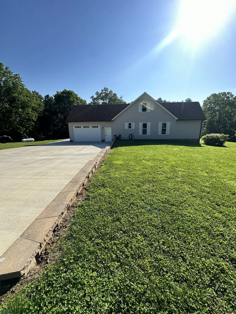 643 Bear Creek Valley Road Bon Aqua TN 37025
