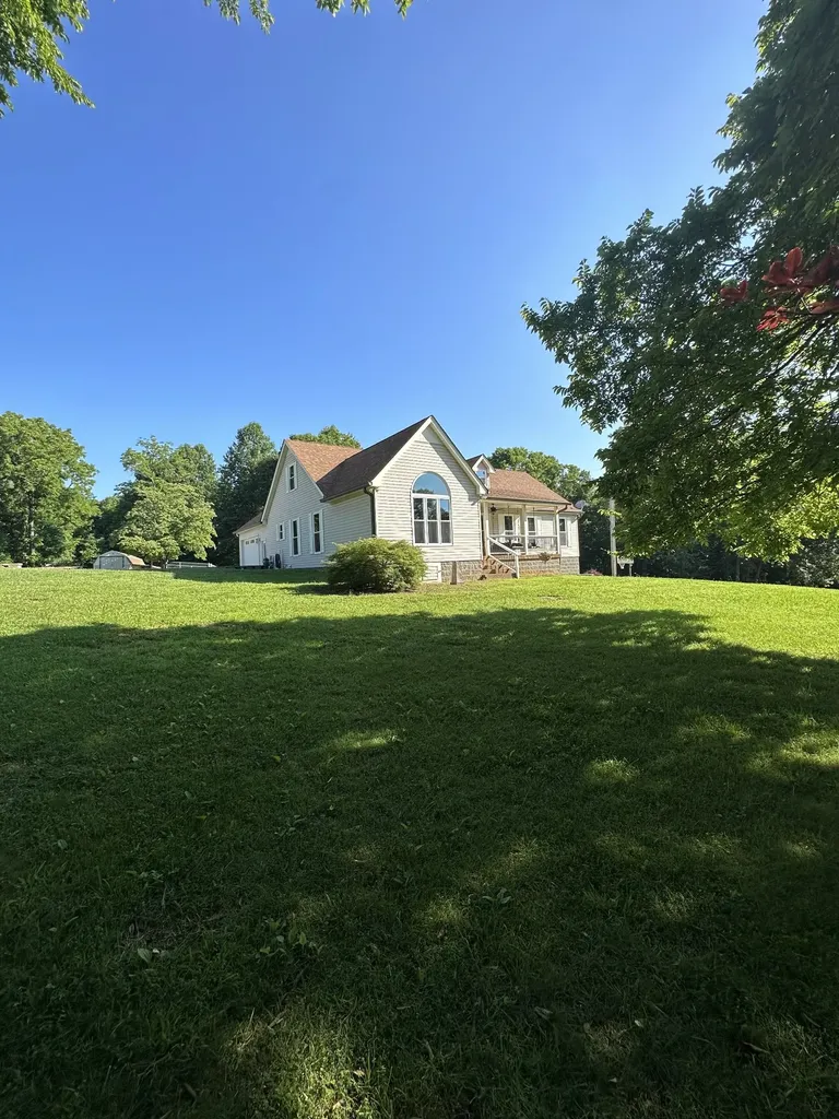 643 Bear Creek Valley Road Bon Aqua TN 37025