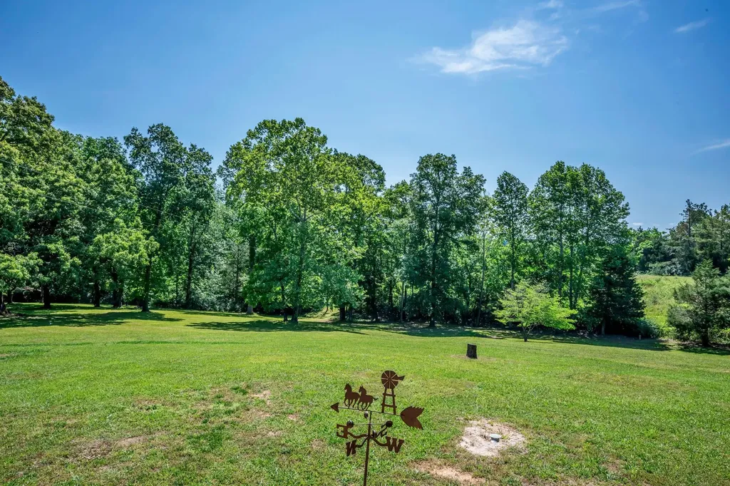 643 Bear Creek Valley Road Bon Aqua TN 37025