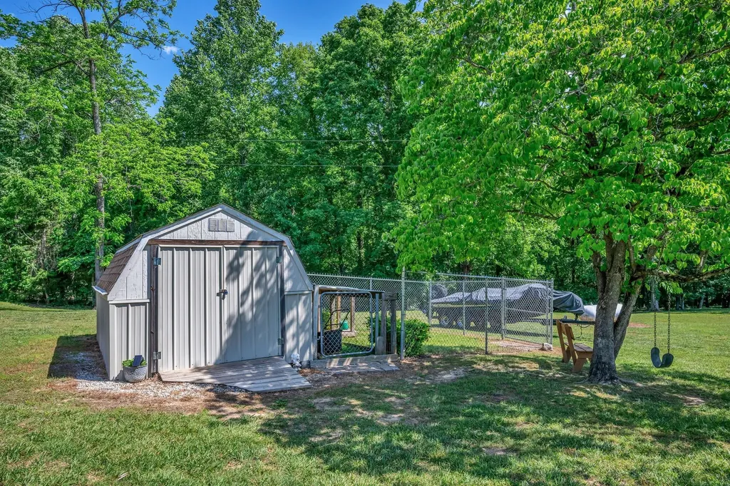 643 Bear Creek Valley Road Bon Aqua TN 37025