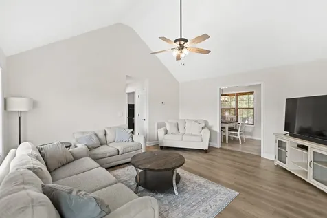 51 Larkspur Court Tullahoma TN 37388