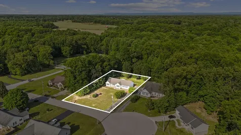 51 Larkspur Court Tullahoma TN 37388