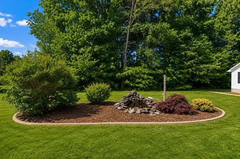 51 Larkspur Court Tullahoma TN 37388